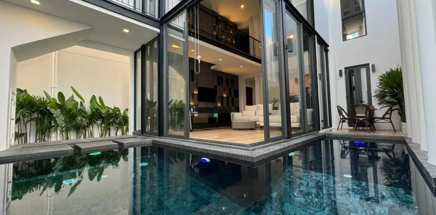 Chalet de 4 dormitorios en Pattaya, Tailandia № 155695