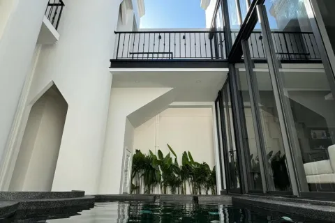 Chalet de 4 dormitorios en Pattaya, Tailandia № 155695 - foto 4
