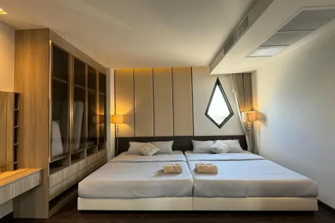 Chalet de 4 dormitorios en Pattaya, Tailandia № 155695 - foto 23