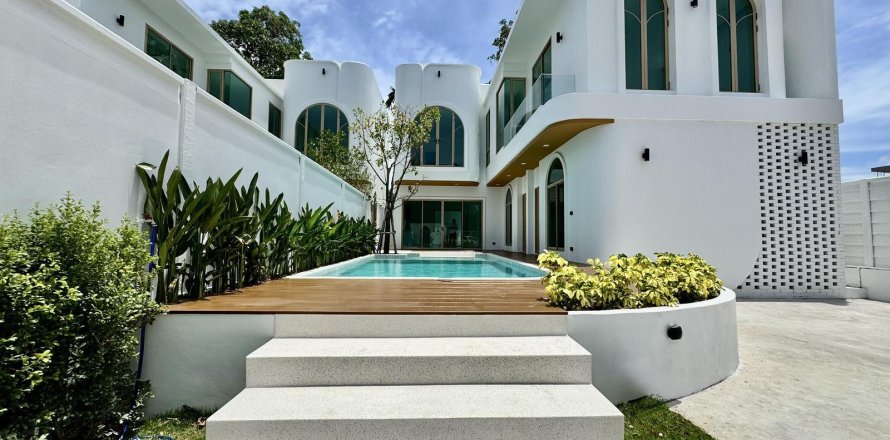 Haus in Pattaya, Thailand 5 Schlafzimmer № 155694