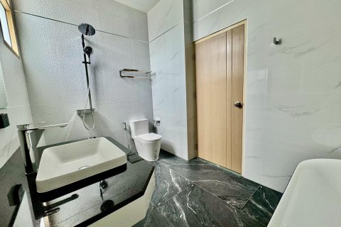 Haus in Pattaya, Thailand 5 Schlafzimmer № 155694 - Foto 20