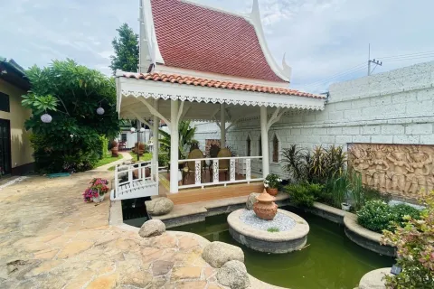 Casa de 6 dormitorios en Pattaya, Tailandia № 155696 - foto 16