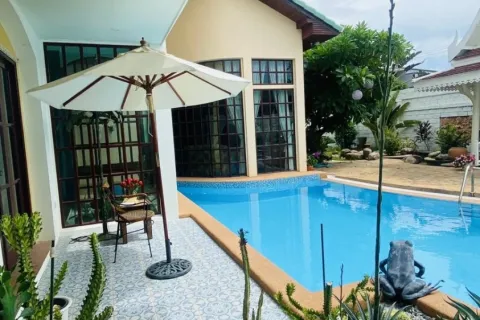 Casa de 6 dormitorios en Pattaya, Tailandia № 155696 - foto 14