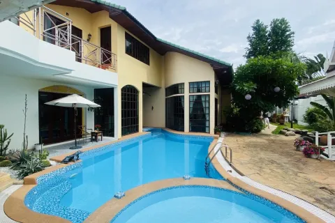 Casa de 6 dormitorios en Pattaya, Tailandia № 155696 - foto 2