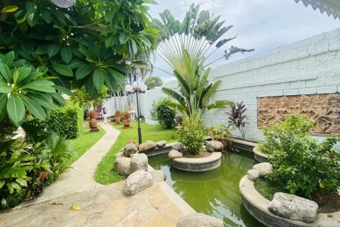 Casa de 6 dormitorios en Pattaya, Tailandia № 155696 - foto 6