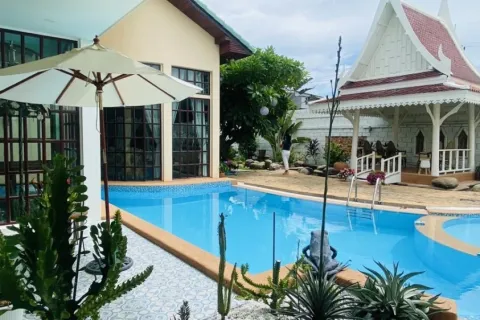 Casa de 6 dormitorios en Pattaya, Tailandia № 155696 - foto 5