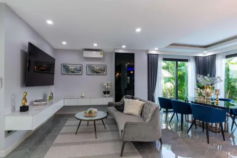 Chalet de 5 dormitorios en Pattaya, Tailandia № 155698 - foto 10