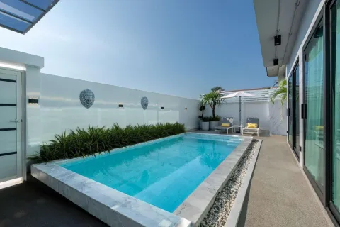 Chalet de 5 dormitorios en Pattaya, Tailandia № 155698 - foto 5