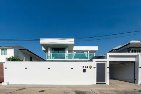 Chalet de 5 dormitorios en Pattaya, Tailandia № 155698 - foto 2
