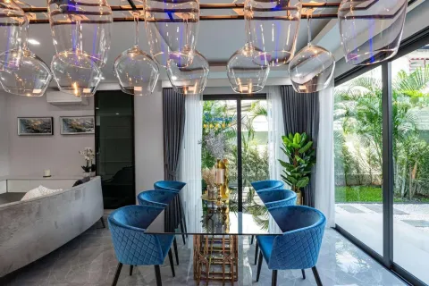 Chalet de 5 dormitorios en Pattaya, Tailandia № 155698 - foto 15