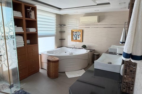 Apartamento de 2 dormitorios en Pattaya, Tailandia № 155700 - foto 25
