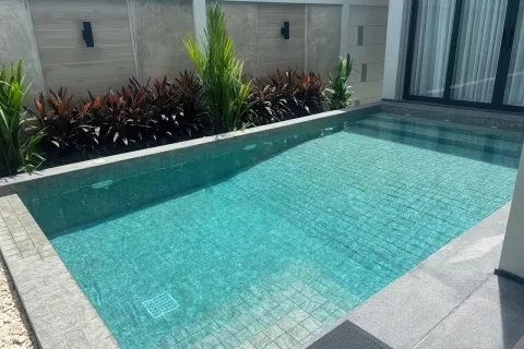Chalet de 5 dormitorios en Pattaya, Tailandia № 155699 - foto 3