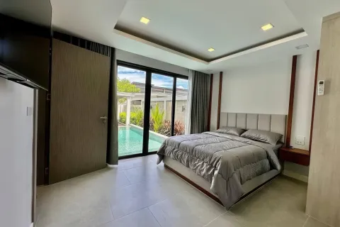 Chalet de 5 dormitorios en Pattaya, Tailandia № 155699 - foto 10