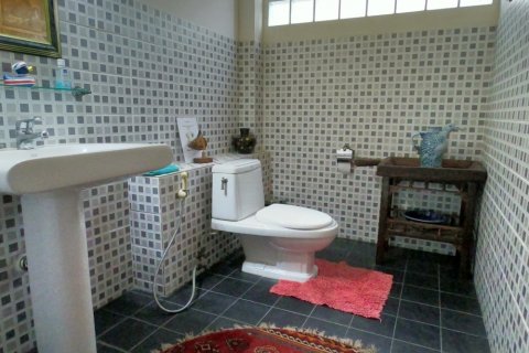 Casa de 6 dormitorios en Hang Dong, Tailandia № 116641 - foto 19