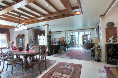 Casa de 6 dormitorios en Hang Dong, Tailandia № 116641 - foto 7