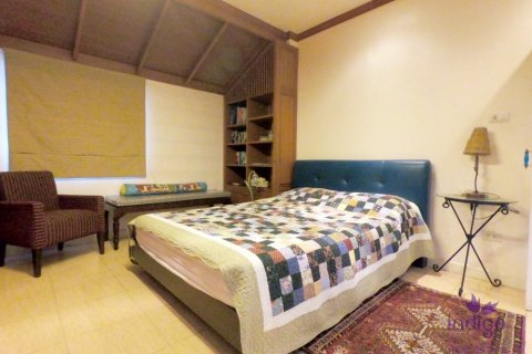 Casa de 6 dormitorios en Hang Dong, Tailandia № 116641 - foto 14