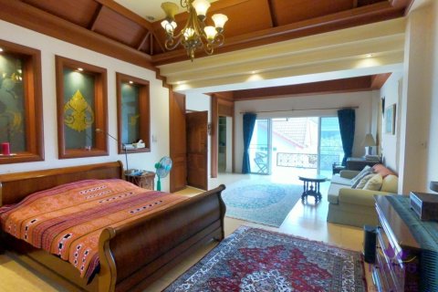 Casa de 6 dormitorios en Hang Dong, Tailandia № 116641 - foto 12