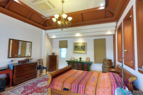 Casa de 6 dormitorios en Hang Dong, Tailandia № 116641 - foto 15