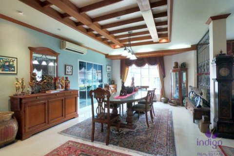 Casa de 6 dormitorios en Hang Dong, Tailandia № 116641 - foto 5