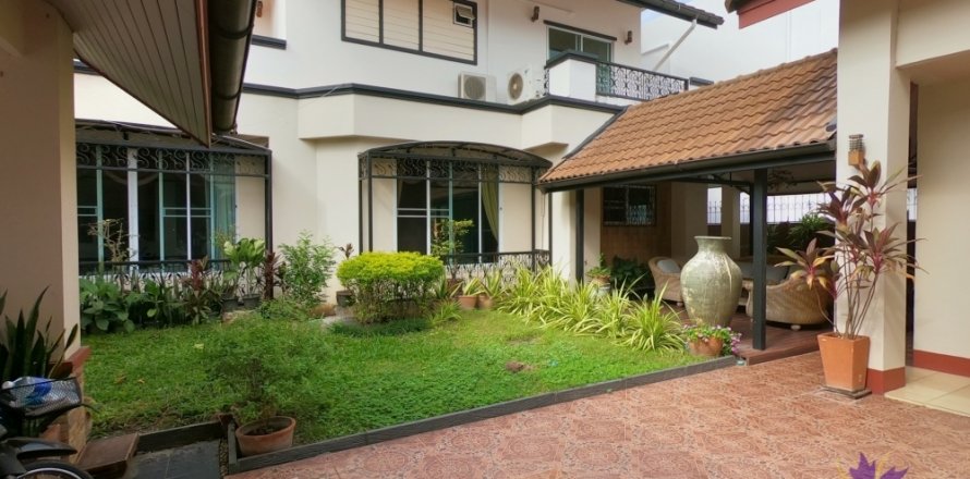 Casa de 6 dormitorios en Hang Dong, Tailandia № 116641