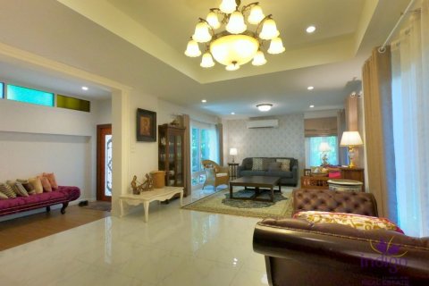 Casa de 5 dormitorios en Chiang Mai, Tailandia № 162582 - foto 6