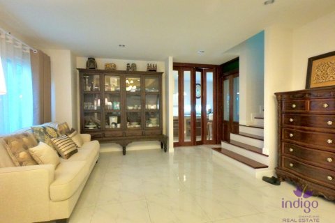 Casa de 5 dormitorios en Chiang Mai, Tailandia № 162582 - foto 8