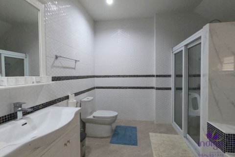 Haus in Chiang Mai, Thailand 4 Schlafzimmer № 162585 - Foto 15