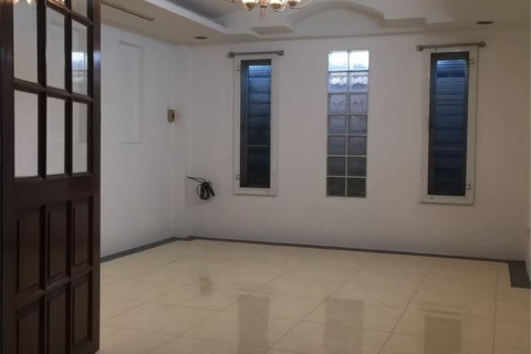 Reihenhaus in Bangkok, Thailand 5 Schlafzimmer № 189604 - Foto 6