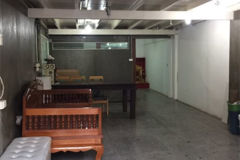 Reihenhaus in Bangkok, Thailand 5 Schlafzimmer № 189604 - Foto 4