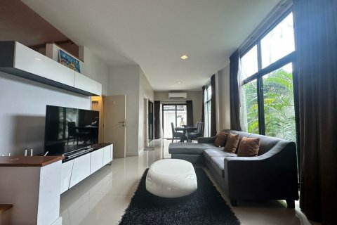 Reihenhaus in Bangkok, Thailand 4 Schlafzimmer № 69388