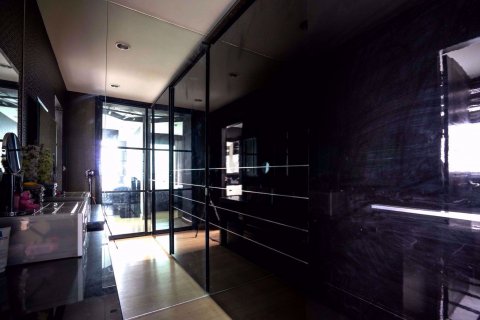Condominio de 2 dormitorios en Khlong San, Bangkok, Tailandia № 47941 - foto 7