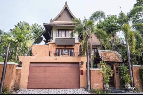 Chalet de 4 dormitorios en Pattaya, Tailandia № 161828