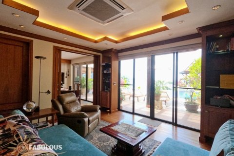 Villa in Kata, Thailand 4 bedrooms № 179804 - photo 27