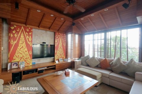 Villa in Kata, Thailand 4 bedrooms № 179804 - photo 19