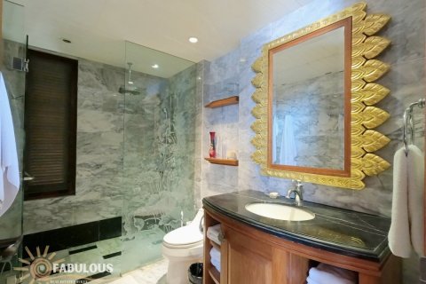 Villa in Kata, Thailand 4 bedrooms № 179804 - photo 18
