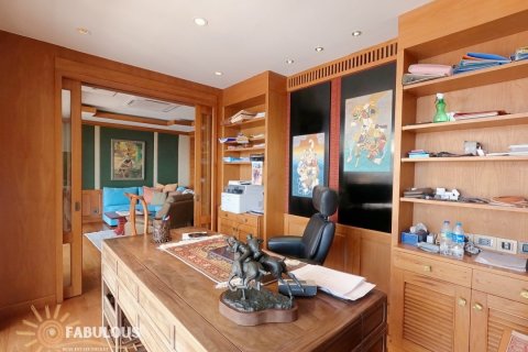 Villa in Kata, Thailand 4 bedrooms № 179804 - photo 17