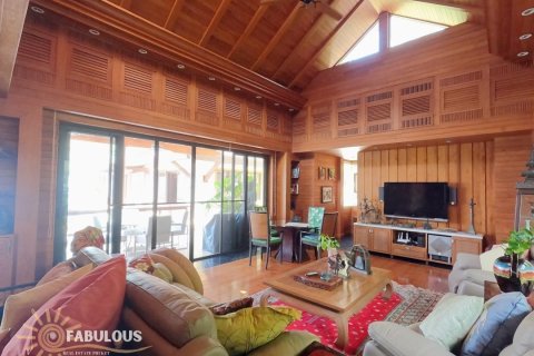 Villa in Kata, Thailand 4 bedrooms № 179804 - photo 8