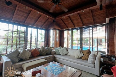 Villa in Kata, Thailand 4 bedrooms № 179804 - photo 20