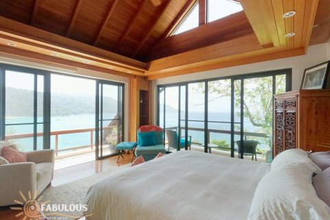 Villa in Kata, Thailand 4 bedrooms № 179804 - photo 14
