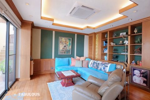 Villa in Kata, Thailand 4 bedrooms № 179804 - photo 26