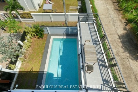 Chalet de 7 dormitorios en Kathu, Tailandia № 179799 - foto 2