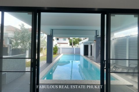 Chalet de 7 dormitorios en Kathu, Tailandia № 179799 - foto 6