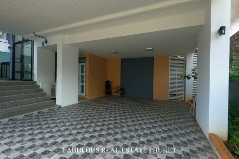 Chalet de 7 dormitorios en Kathu, Tailandia № 179799 - foto 14
