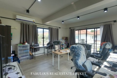 Chalet de 7 dormitorios en Kathu, Tailandia № 179799 - foto 10