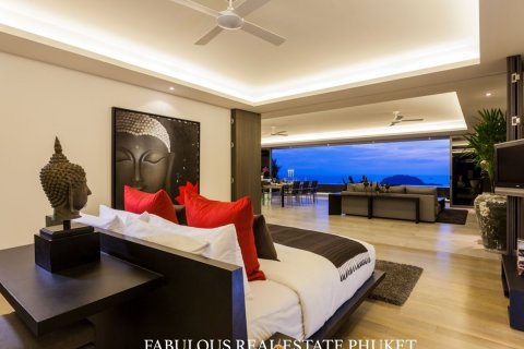 Apartamento de 2 dormitorios en Bang Tao, Tailandia № 179803 - foto 2