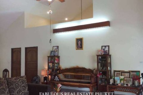 Chalet de 4 dormitorios en Bang Tao, Tailandia № 179798 - foto 5