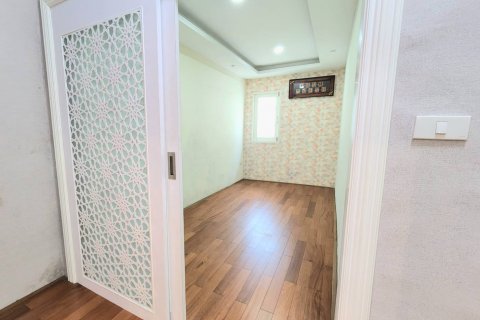 Casa de 4 dormitorios en Pattaya, Tailandia № 47443 - foto 3
