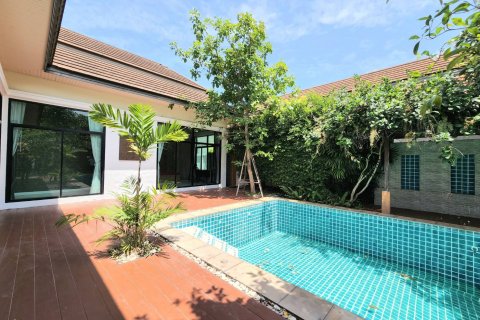 Casa de 4 dormitorios en Pattaya, Tailandia № 47443 - foto 18