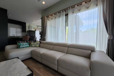Casa de 3 dormitorios en Pattaya, Tailandia № 47442 - foto 2