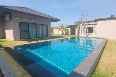 Casa de 3 dormitorios en Pattaya, Tailandia № 47442